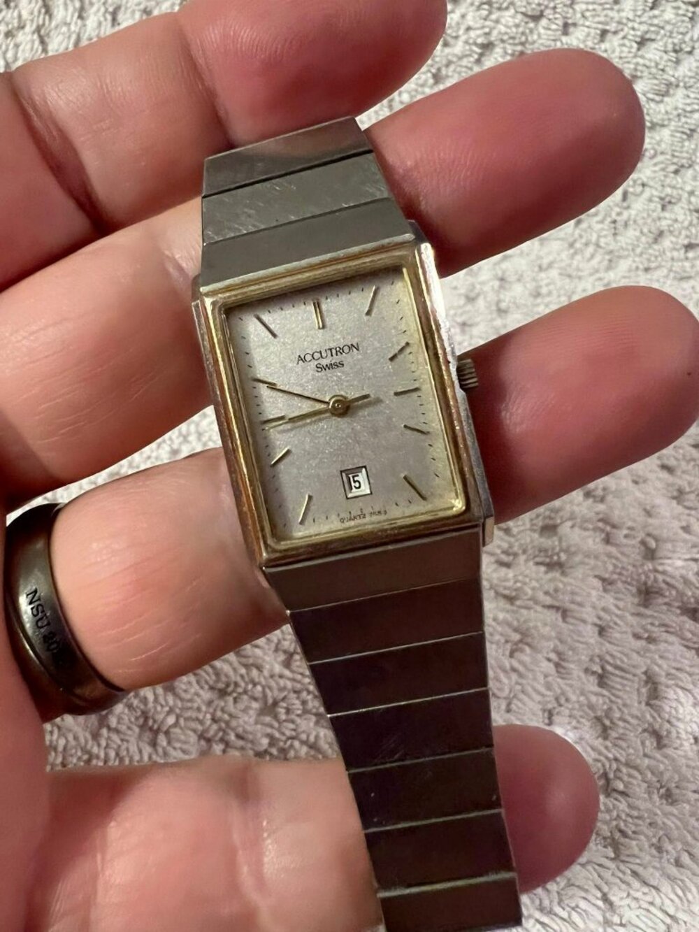 🐻Accutron - Ladies Watch - Needs Battery - As Is Condition